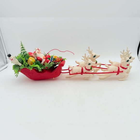 Vintage Santa Clause and sleigh Christmas tabletop decoration | Santa & reindeer - Picture 4 of 8